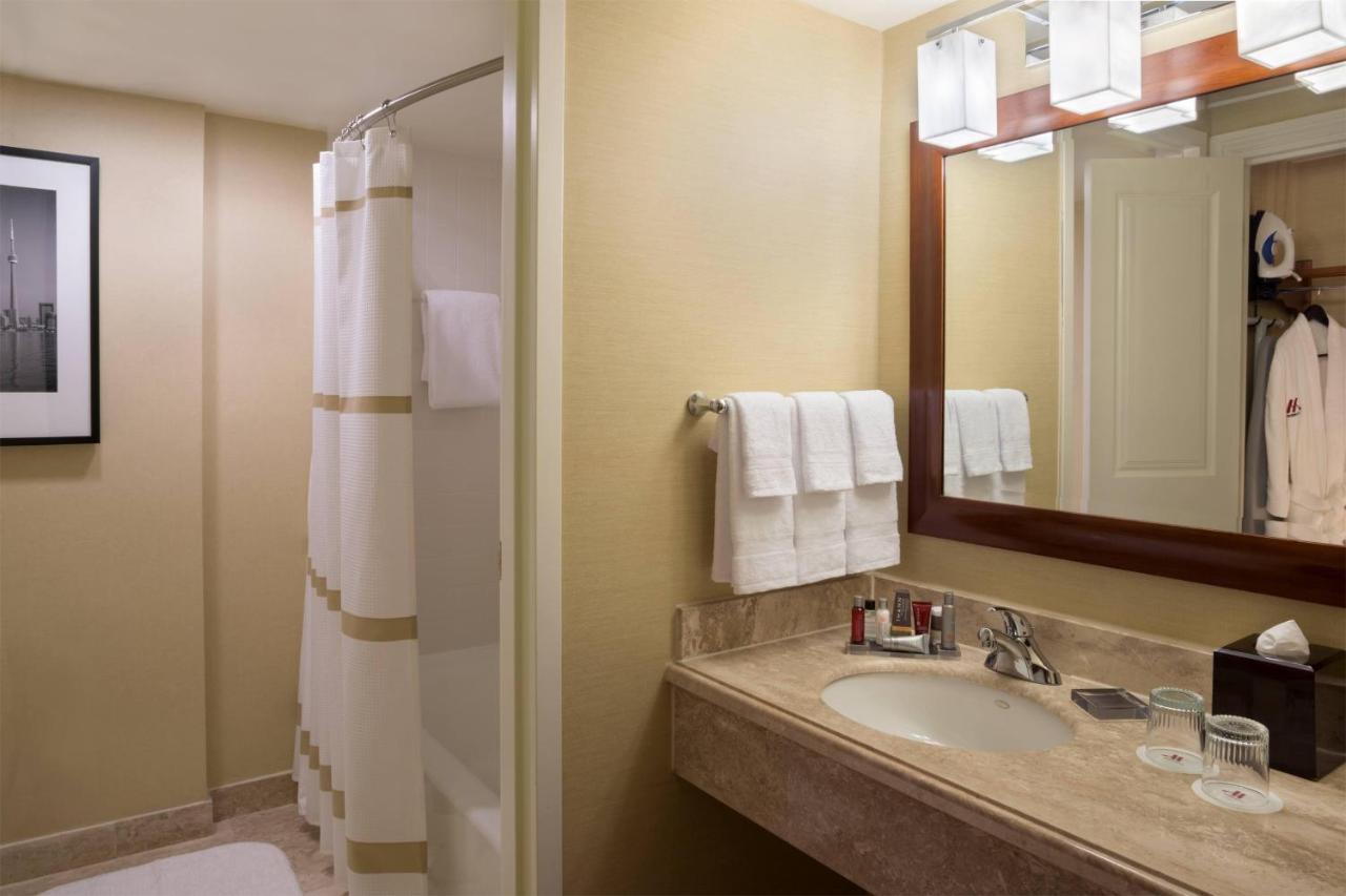 Toronto Airport Marriott Hotel Екстер'єр фото