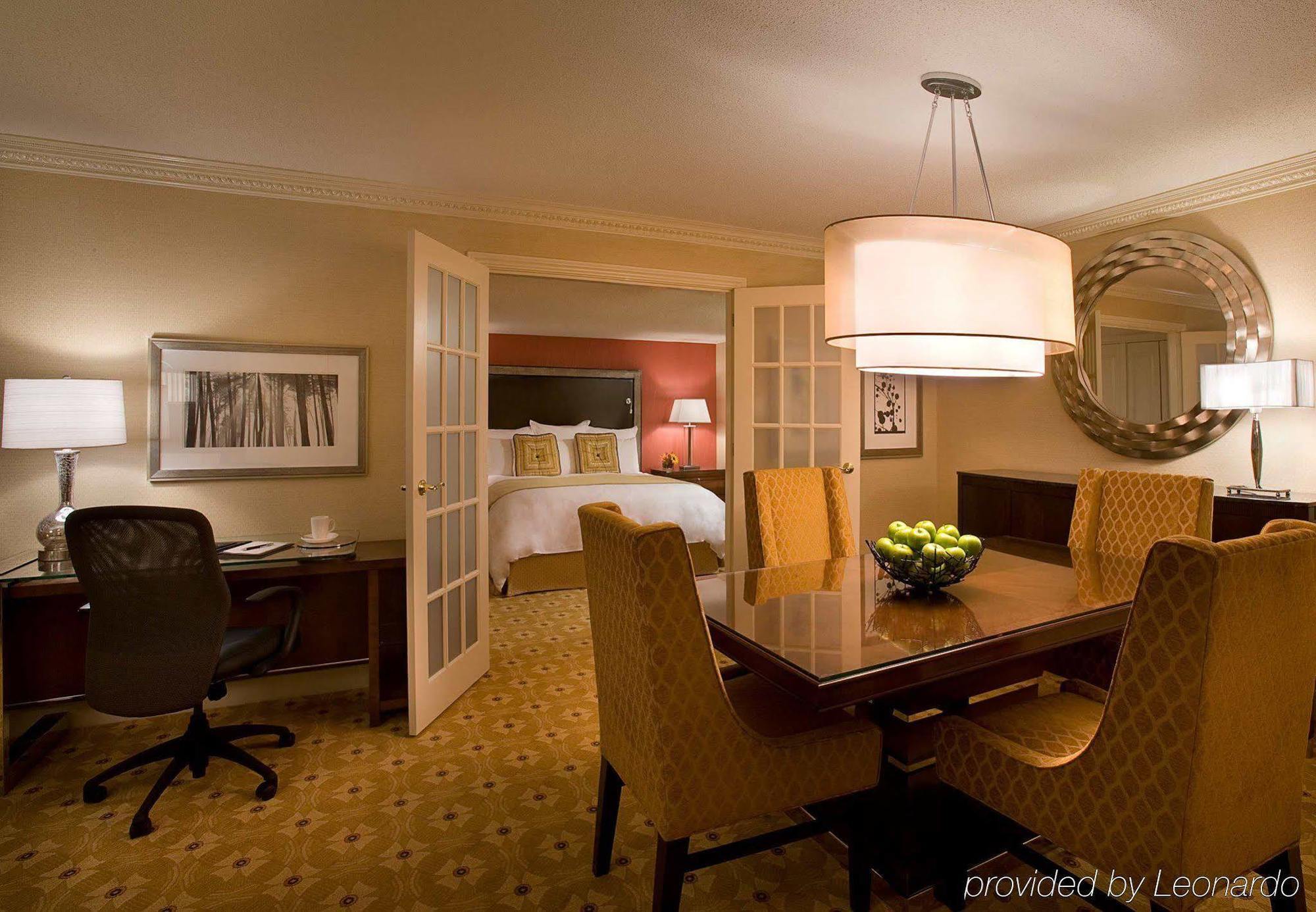 Toronto Airport Marriott Hotel Номер фото